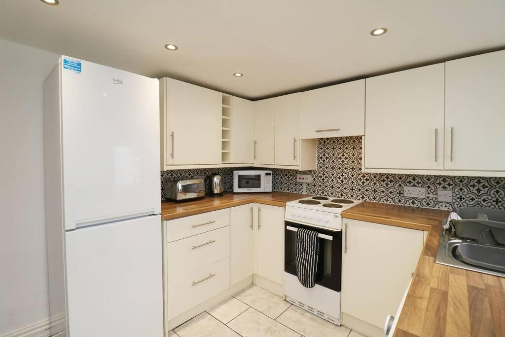 2 Bedroom Characterful House Lancaster Extérieur photo